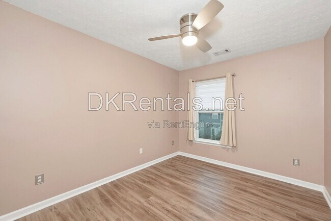 Building Photo - 6311 Shoreview Cir