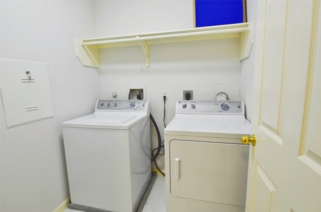 Building Photo - 2710 Grants Lake Blvd