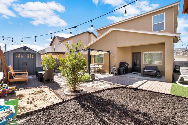 Building Photo - 12581 Blue Heron Dr