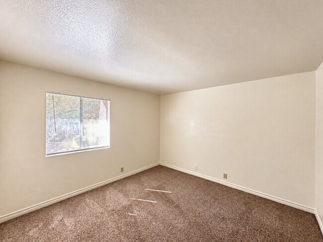 Building Photo - 5300 Indian River Dr