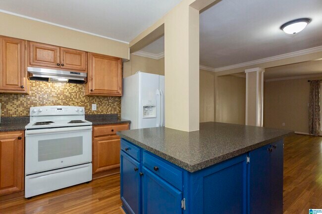 Building Photo - 804 Vestavia Villa Ct