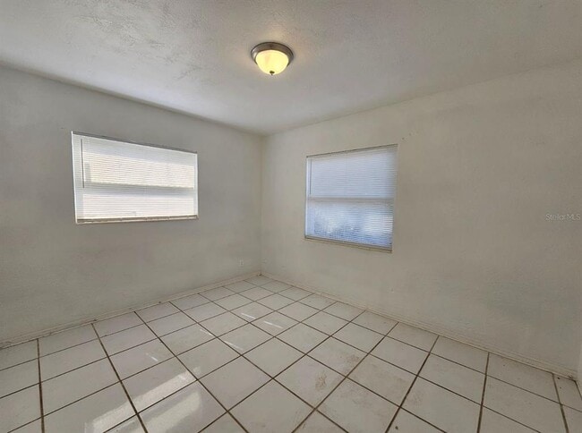 Building Photo - 5860 70th Ave N