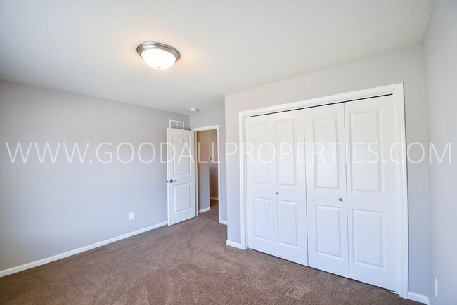 Building Photo - 4 Bedroom Detached Townhome in Waukee with Finished Basement