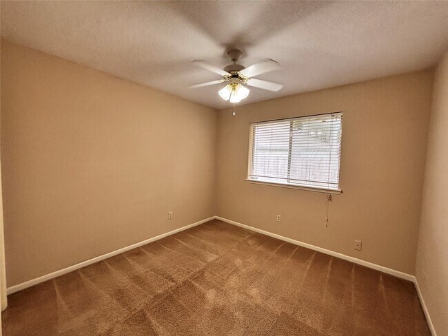 Building Photo - 15231 Cabots Landing Dr