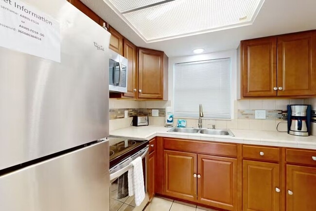 Building Photo - 4017 Audubon Dr