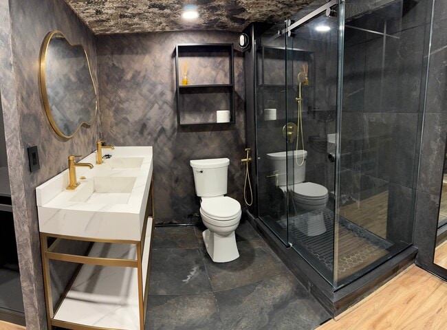 Building Photo - 21139 Valley Forge Cir