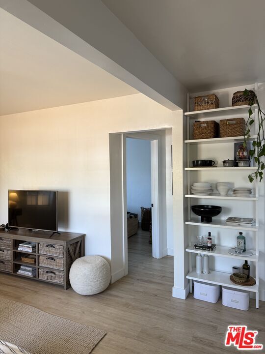 Building Photo - 830 Brooks Ave