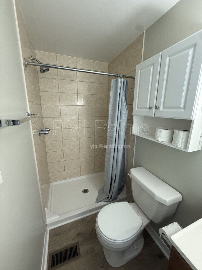 Building Photo - 17719 Carthage Ave