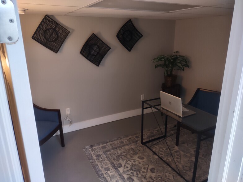 Office/2nd Bedroom - 60 E State St