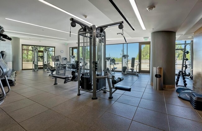 Building Photo - 1 W Century Dr