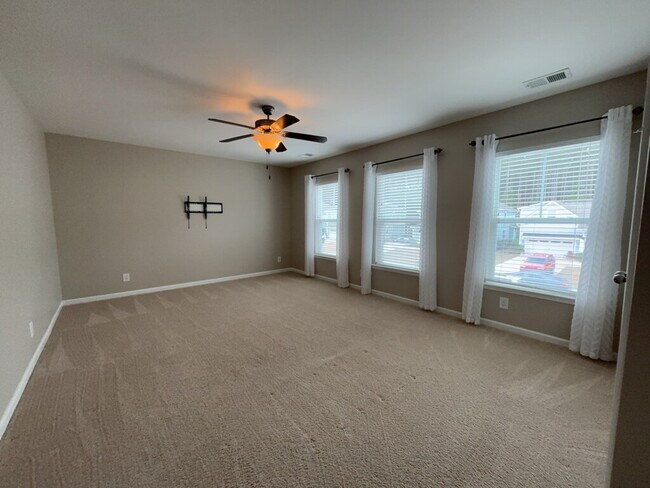 Building Photo - 292 Calm Water Way