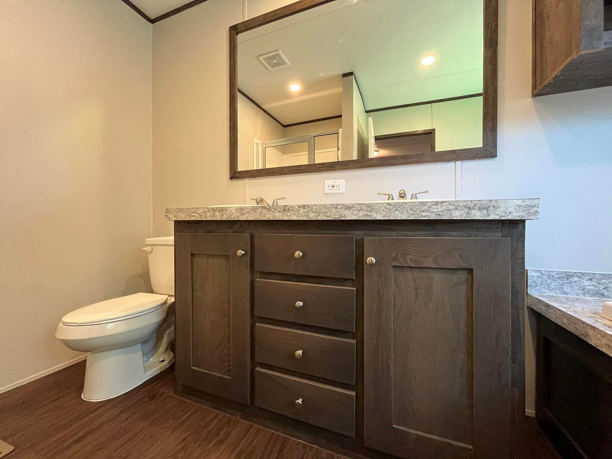 Building Photo - 106 E Semands St