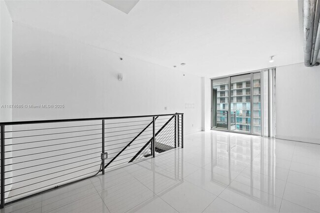 Building Photo - 690 SW 1st Ct