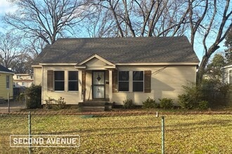 Building Photo - 2610 Lowell Ave