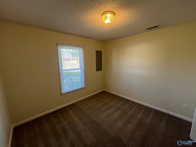 Building Photo - 523 Aspen Way