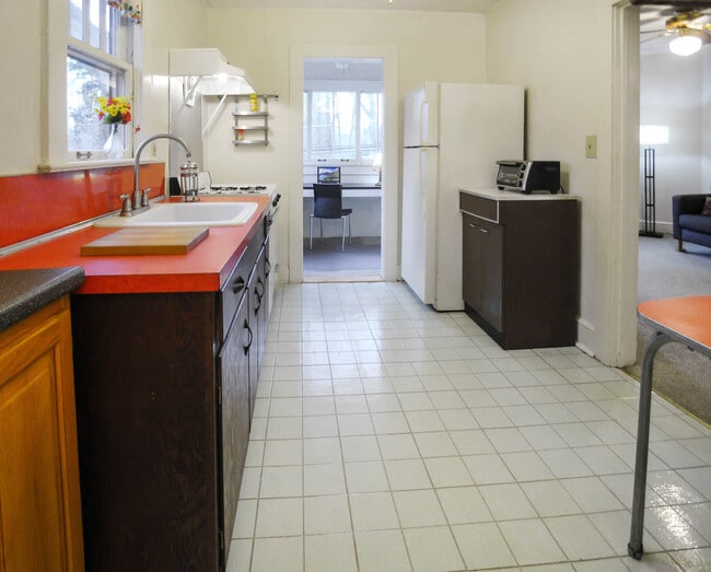 Building Photo - 1197 Stillwood Dr NE