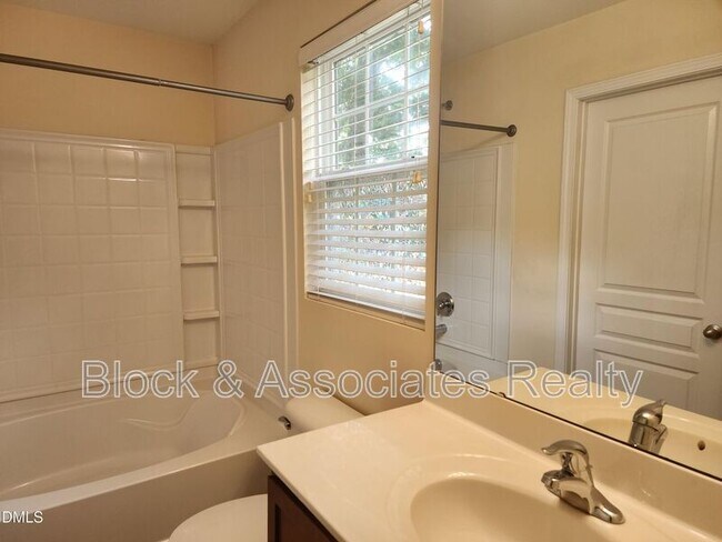 Building Photo - 642 Cupola Dr