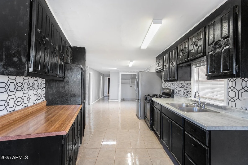 Building Photo - 110 E Jennifer Ln