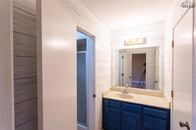 Building Photo - 4614 Spring Shadow Dr