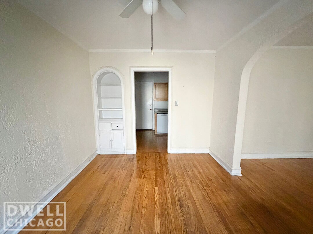 Building Photo - 1430 W Farwell Ave