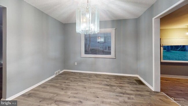 Building Photo - 669 N Henderson Rd