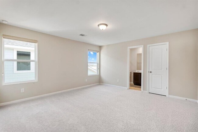 Building Photo - 113 Copper Lily Dr