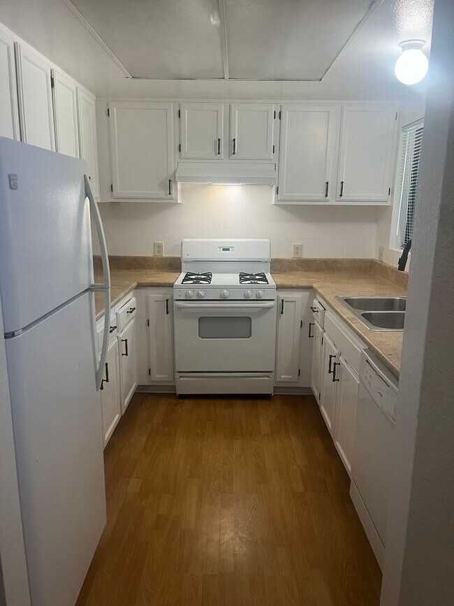 Building Photo - Apartment Close to Cal Poly and Downtown SLO