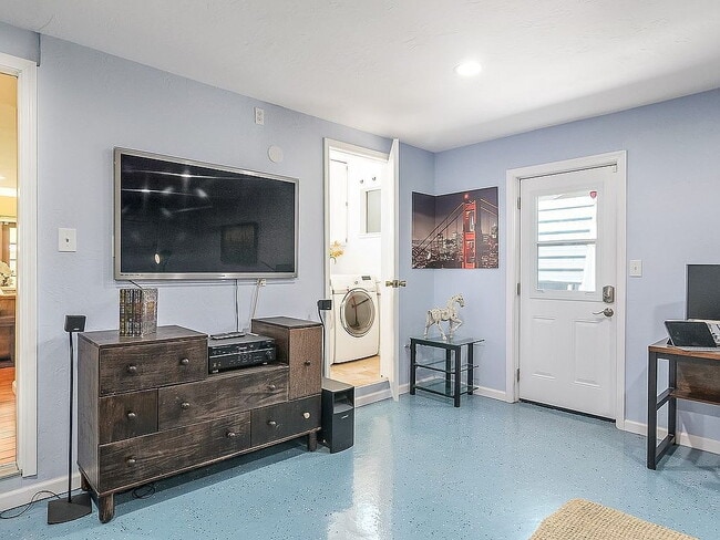 Building Photo - "Charming 4-Bedroom Retreat with 3 Full Baths in Pleasanton – 2,398 Sq Ft of Comfortable Living!"