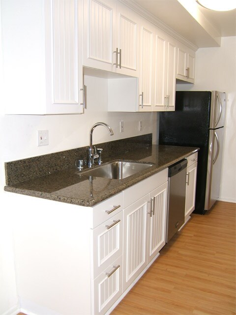 Interior Photo - 1706 Brockton Ave