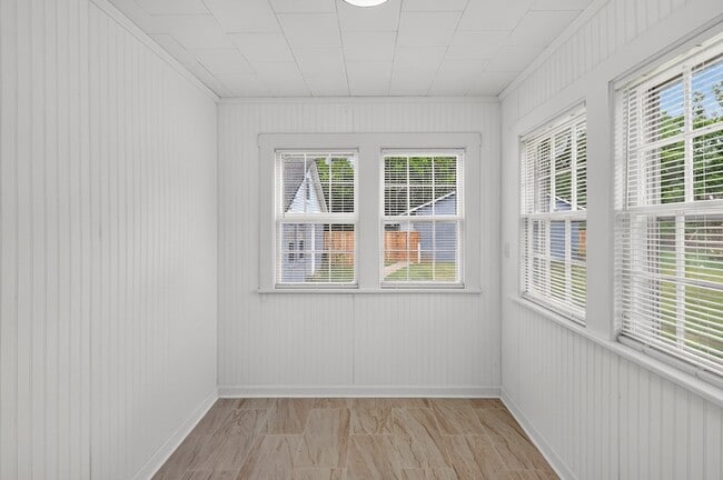 Building Photo - 110 Woodcraft Dr
