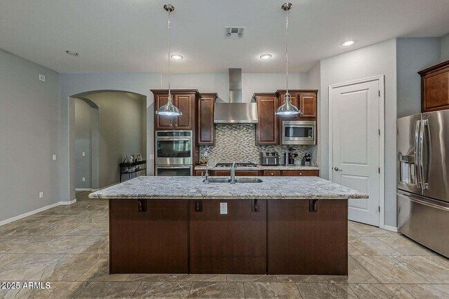 Building Photo - 4135 E Grand Canyon Dr