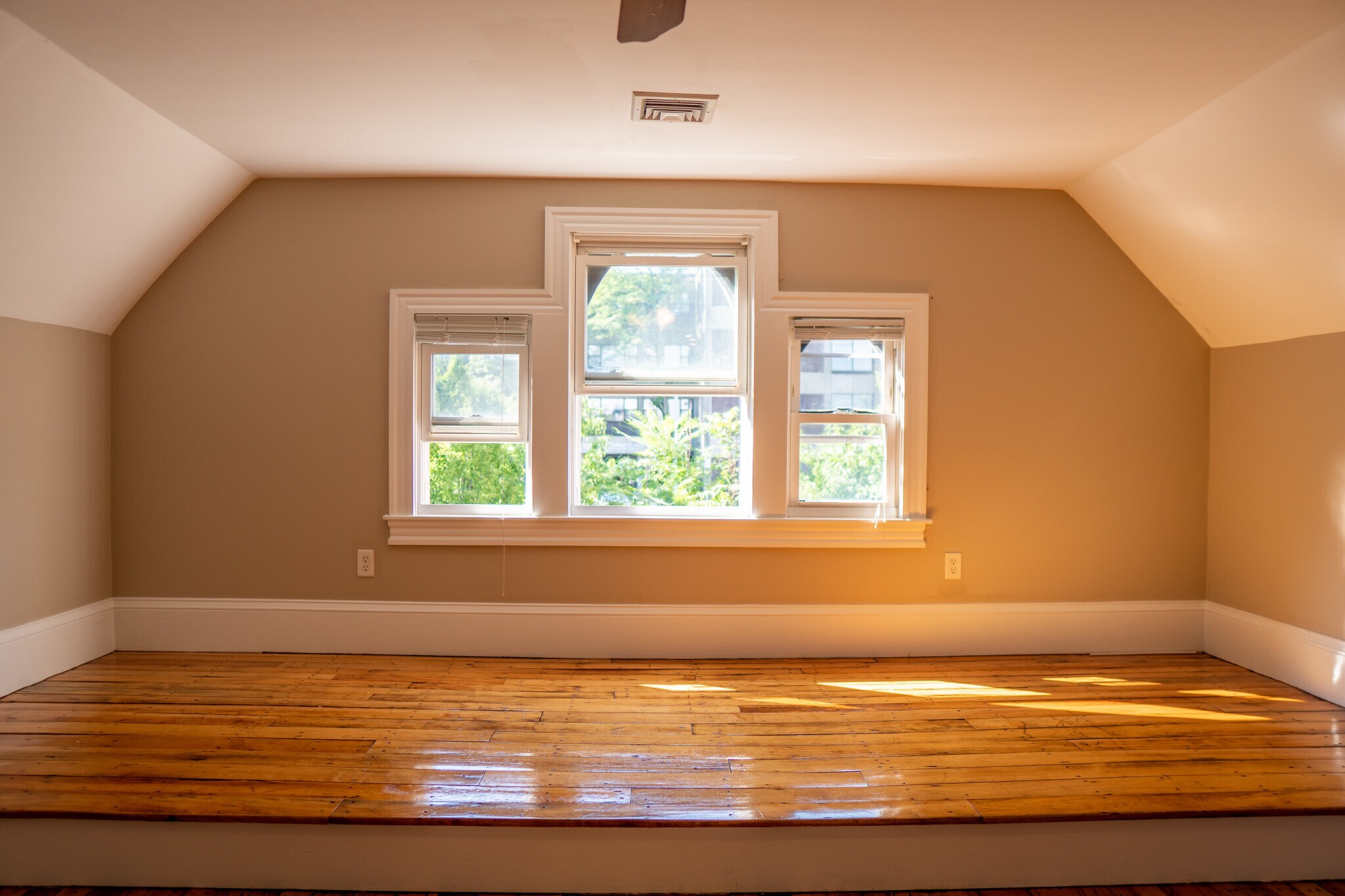 Building Photo - 3 Parker Hill Ter