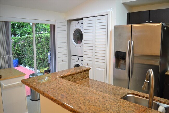 Building Photo - 10190 SW 88th St