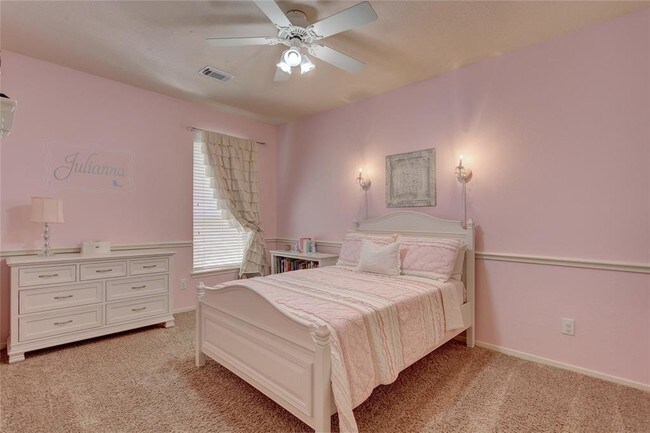Building Photo - 19 S Linton Ridge Cir