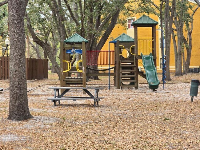 Building Photo - 5267 Images Cir