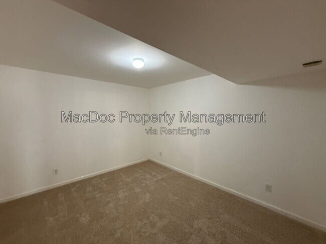Building Photo - 1404 Graham Dr