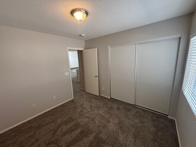 Building Photo - 10256 Grecian Laurel Ct