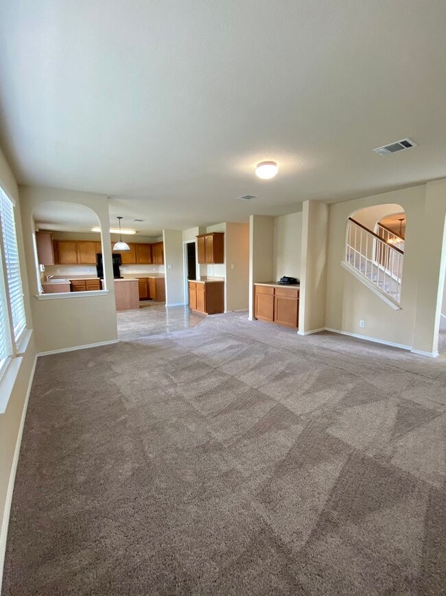 Building Photo - Charming New Braunfels Home Available for Immediate Move In