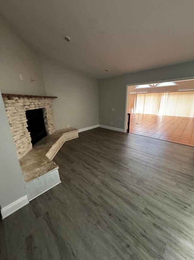 Building Photo - 1886 SE Boma Ave