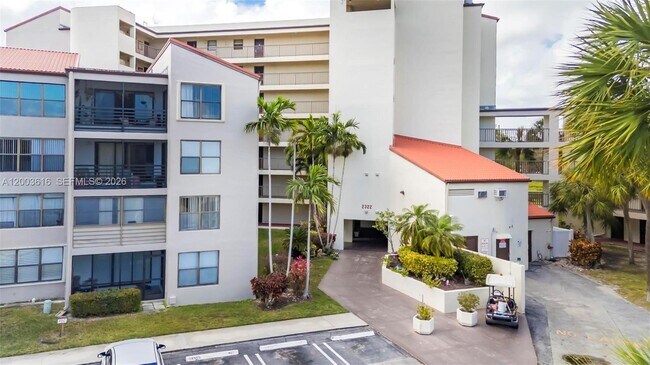 Building Photo - 2322 S Cypress Bend Dr