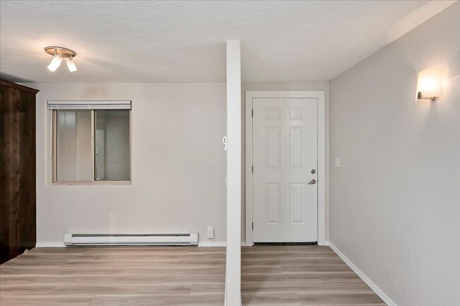 Building Photo - Newly Renovated North End Boise Apartments