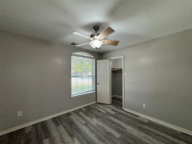 Building Photo - 5907 Yaupon Ridge Dr