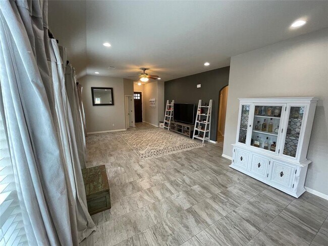 Building Photo - 5925 Malta Cir