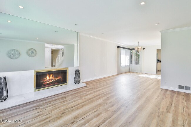 Building Photo - 4082 Avenida Verano