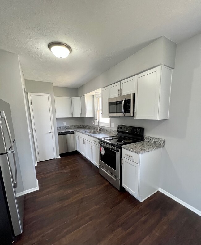 Building Photo - 6606 S 108th Terrace
