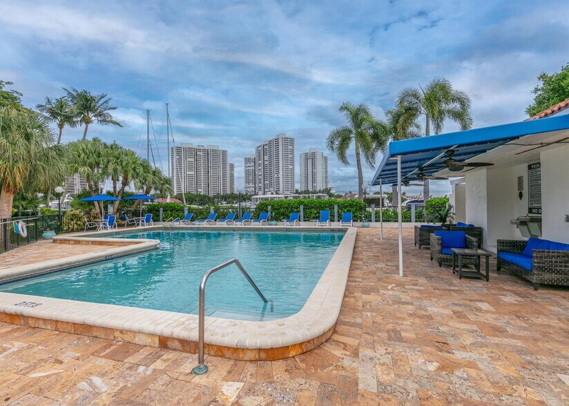 Building Photo - 3530 Magellan Cir