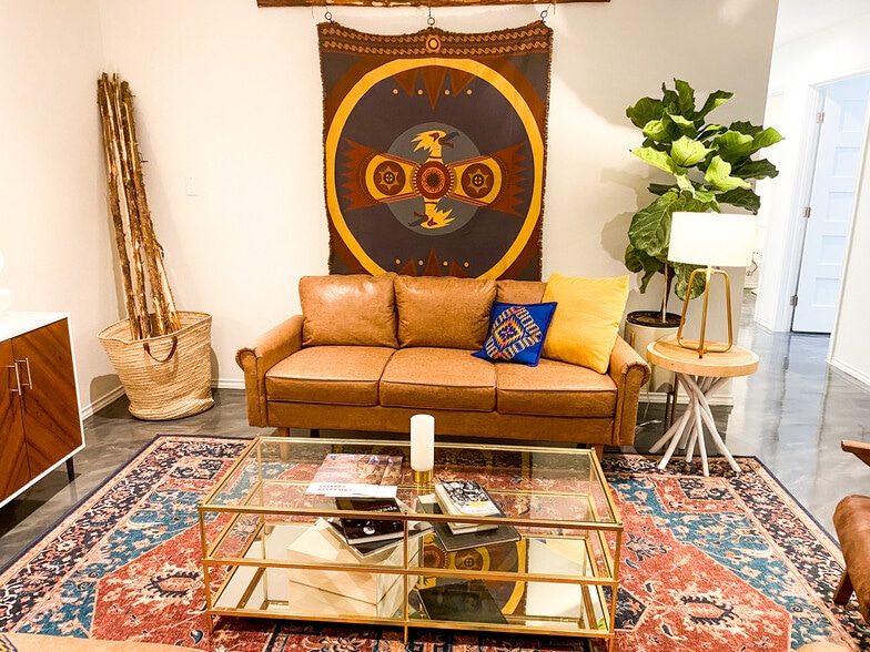 Building Photo - 300 w neil Armstrong pl