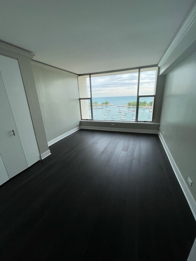 Building Photo - 3200 N Lake Shore Dr