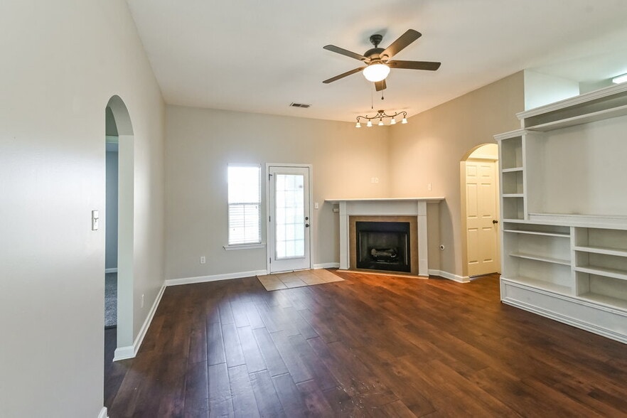 Building Photo - 5899 Antler Trail