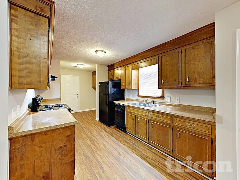 Building Photo - 204 Winslow Way